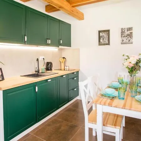 2 Bedroom Awesome In Rowy (Pomerania)